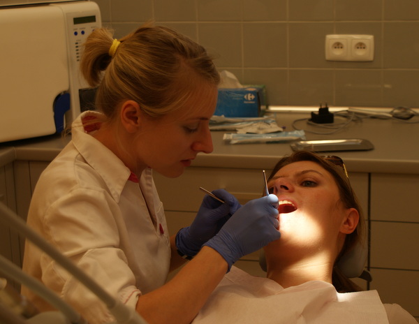 Wszystkie zabiegi stomatologiczne wykonywane są w znieczuleniu